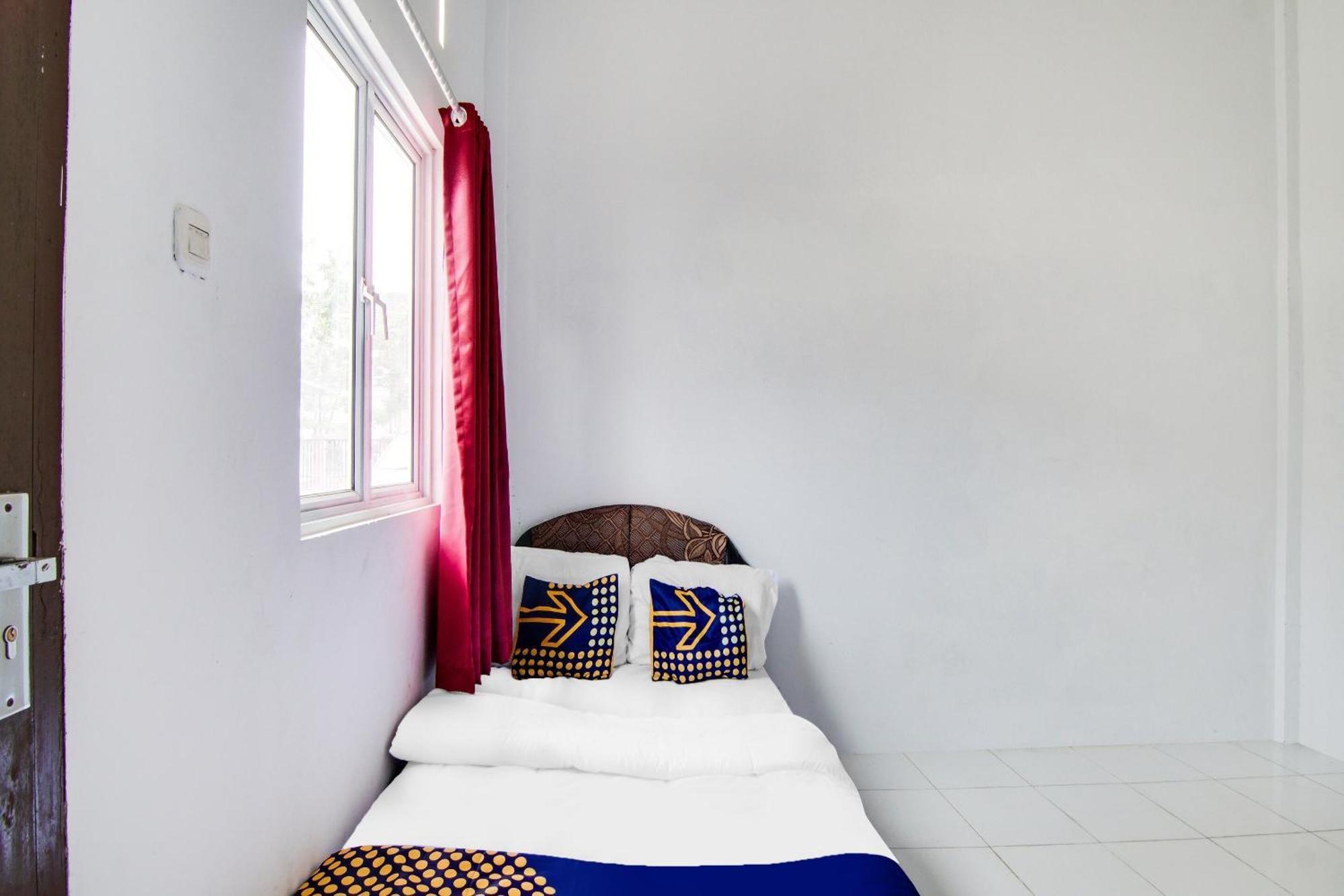 Spot On 91858 Raja Homestay Syariah Pekanbaru Extérieur photo