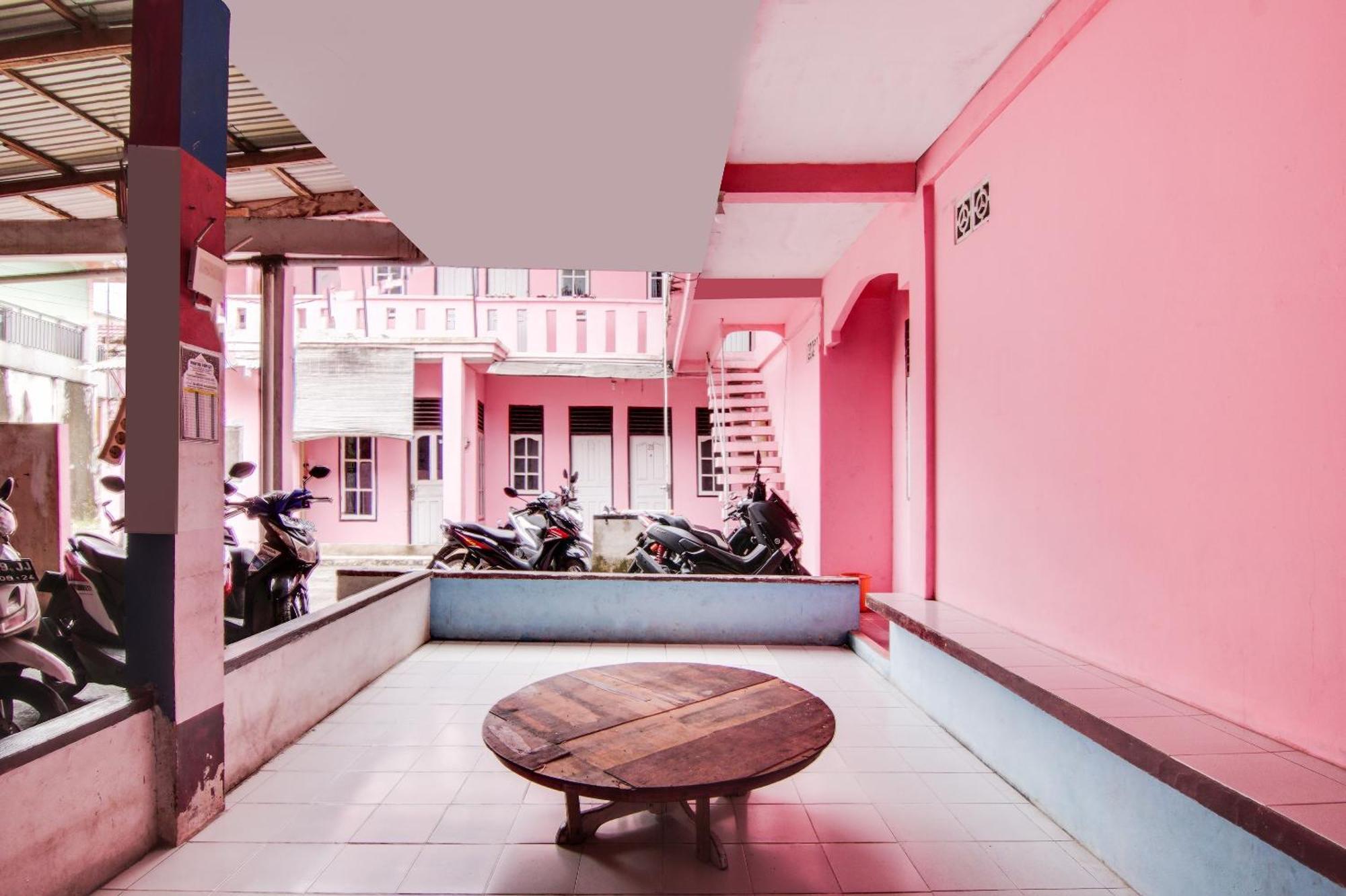Spot On 91858 Raja Homestay Syariah Pekanbaru Extérieur photo